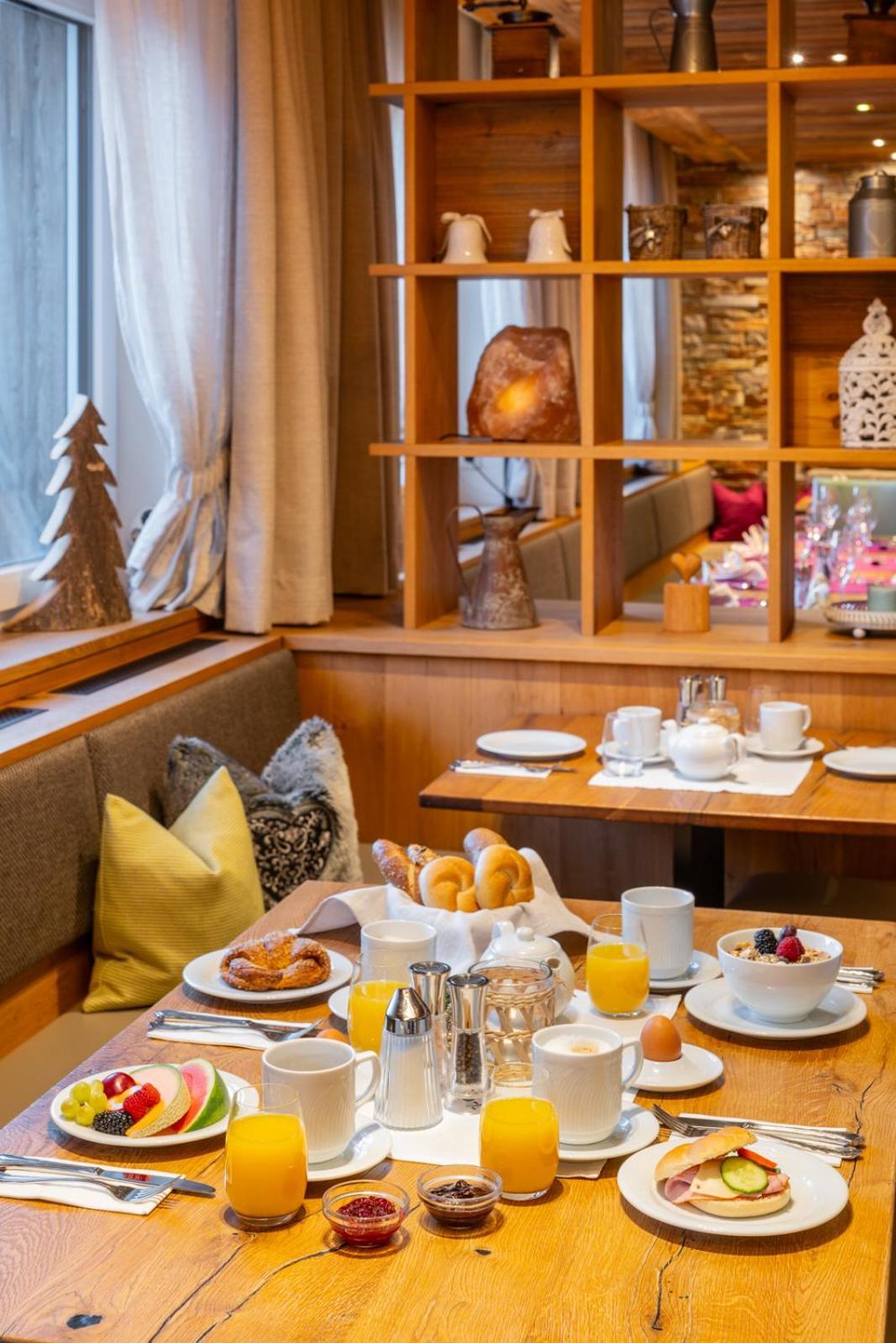 Wander- Und Wellnesshotel Kanzler Bad Mitterndorf Exterior photo